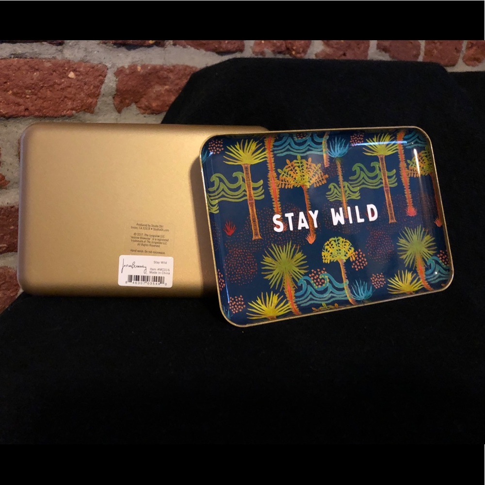 🐧 3 for $10🐧 NWT Justin Blakenry Metal Jewelry “Catch All” Tray